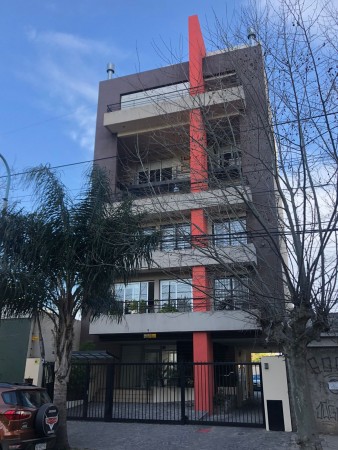Excelente departamento 2 ambientes en Bernal