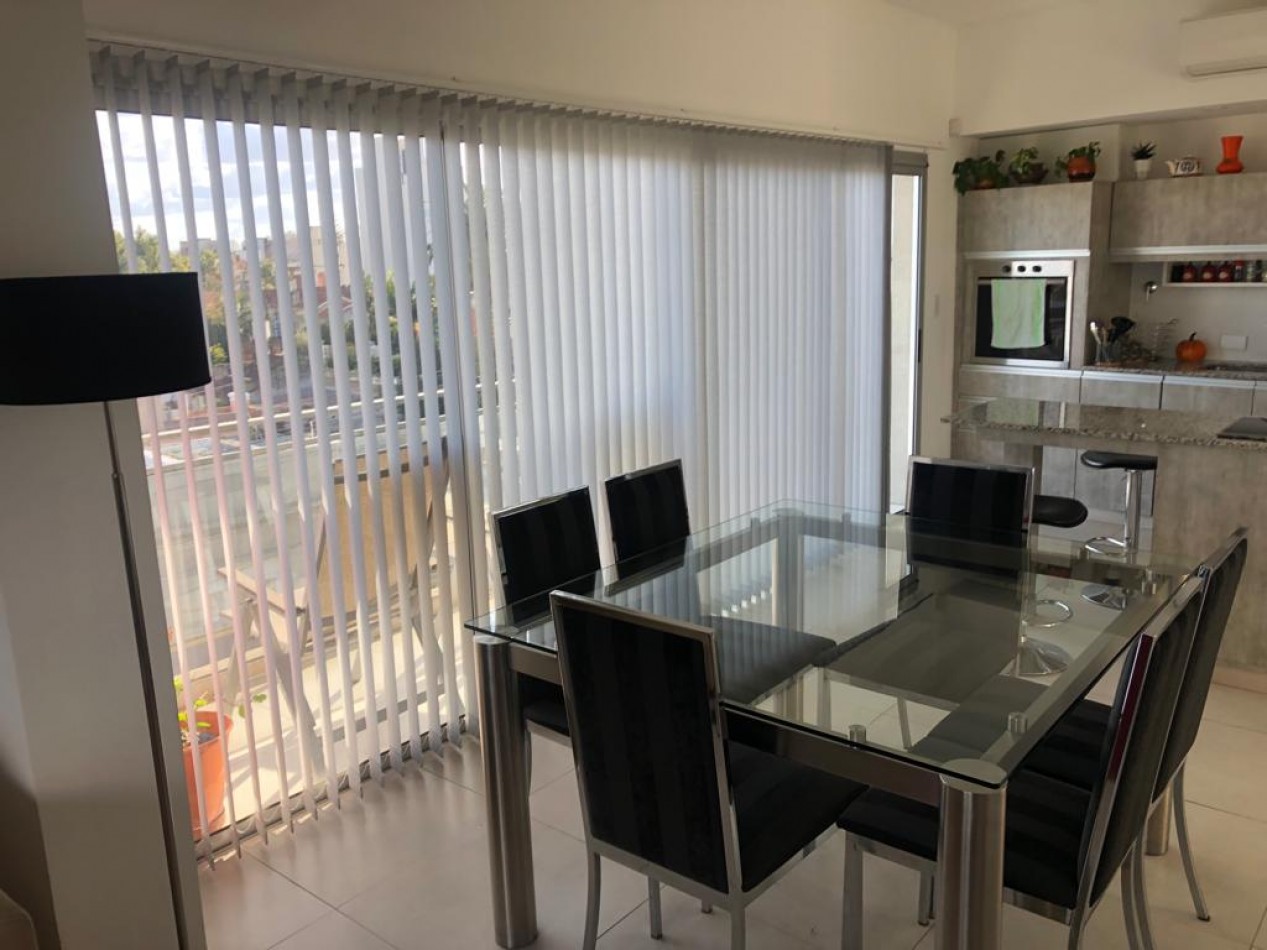 APTO CREDITO Excelente departamento de 3 ambientes y 2 cocheras en Bernal Centro