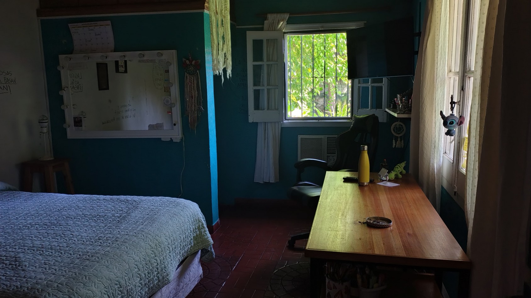 Venta Hermosa casa 3 ambientes con gran parque y cochera pasante en Bernal