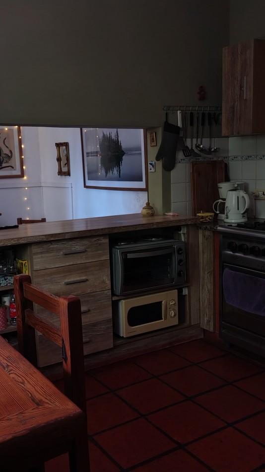 Venta Hermosa casa 3 ambientes con gran parque y cochera pasante en Bernal