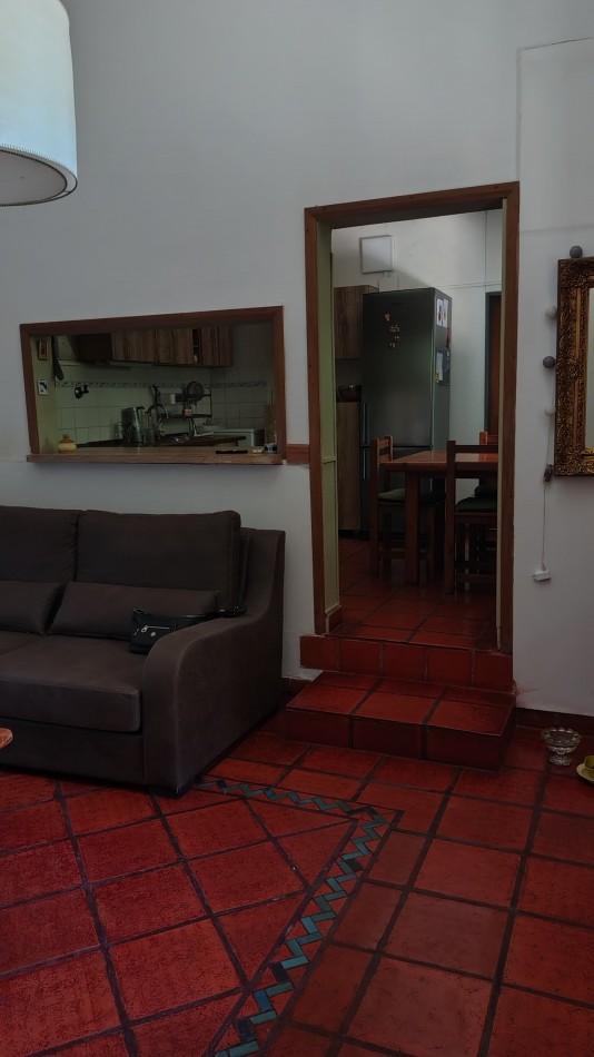 Venta Hermosa casa 3 ambientes con gran parque y cochera pasante en Bernal