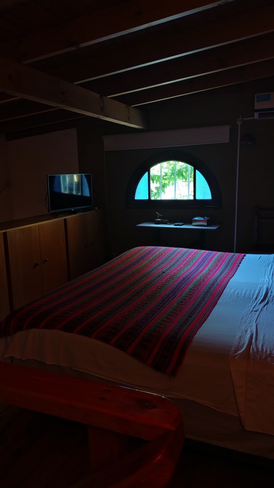 Venta Hermosa casa 3 ambientes con gran parque y cochera pasante en Bernal