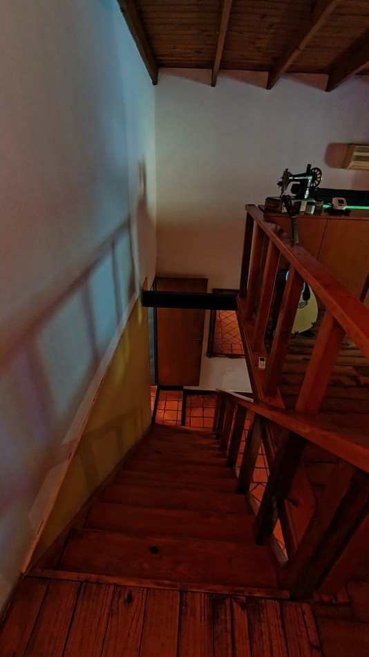 Venta Hermosa casa 3 ambientes con gran parque y cochera pasante en Bernal