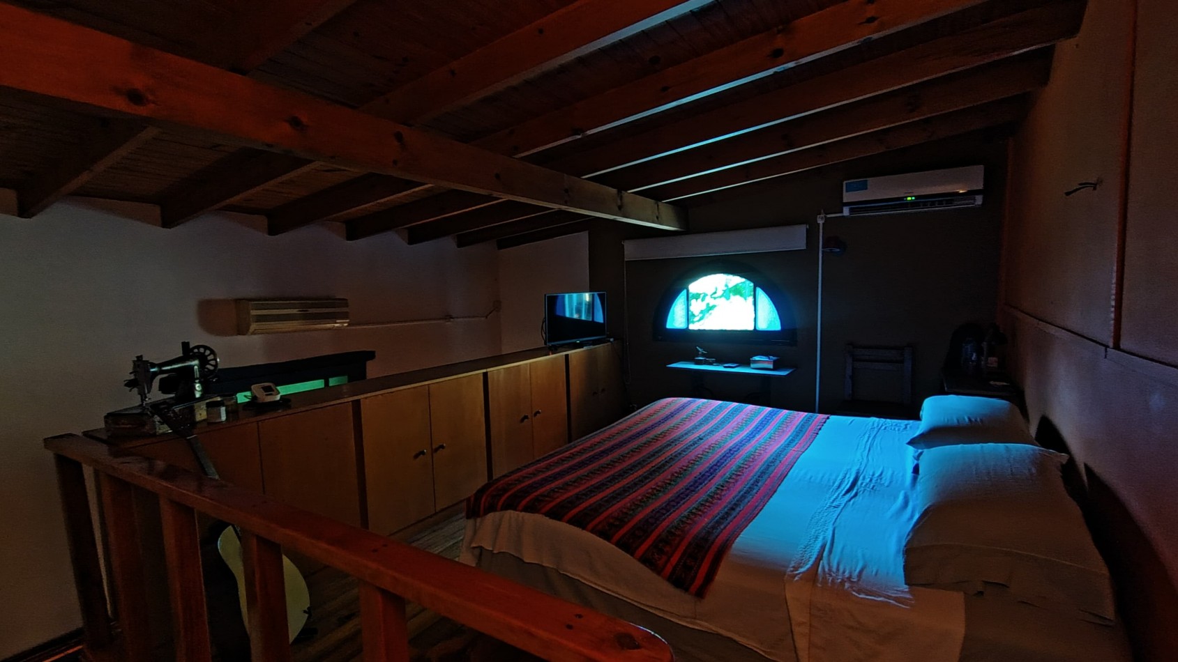 Venta Hermosa casa 3 ambientes con gran parque y cochera pasante en Bernal