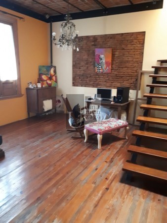 VENTA: Amplia Casa En Bernal Centro
