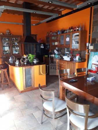VENTA: Amplia Casa En Bernal Centro