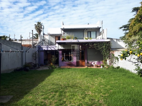 VENTA: Amplia Casa En Bernal Centro