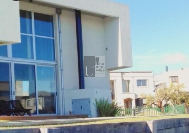 Nuevo Quilmes excelente casa al canal