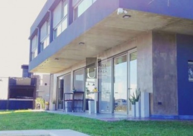 Nuevo Quilmes Casa Increible a la Laguna