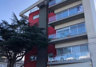 APTO CREDITO Excelente departamento de 3 ambientes y 2 cocheras en Bernal Centro