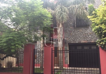 VENTA: Amplia Casa En Bernal Centro